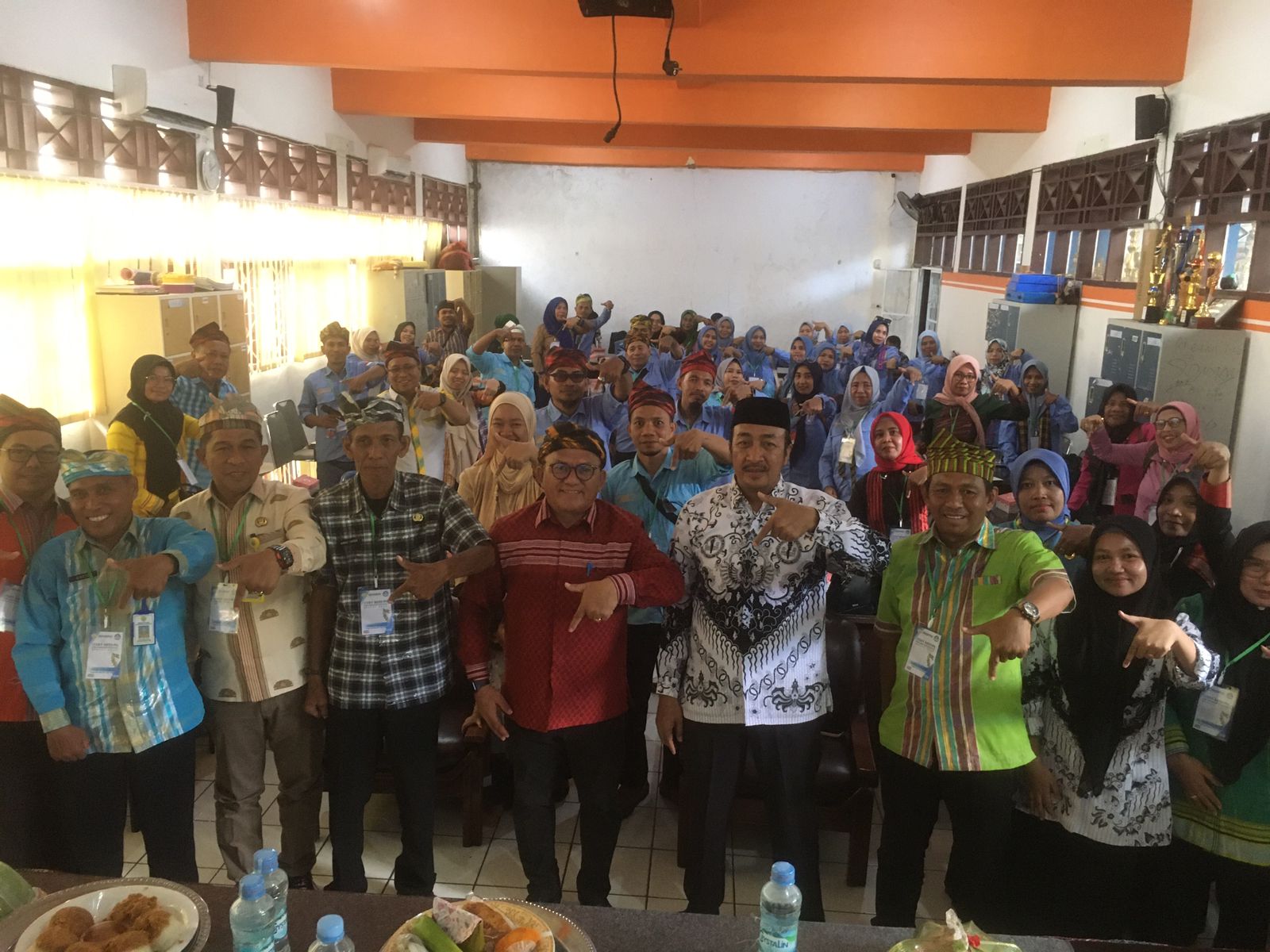 SMP Negeri 6 Makassar Terima Kunjungan Dinas Pendidikan Kota Baubau dan Musyawarah Guru BK