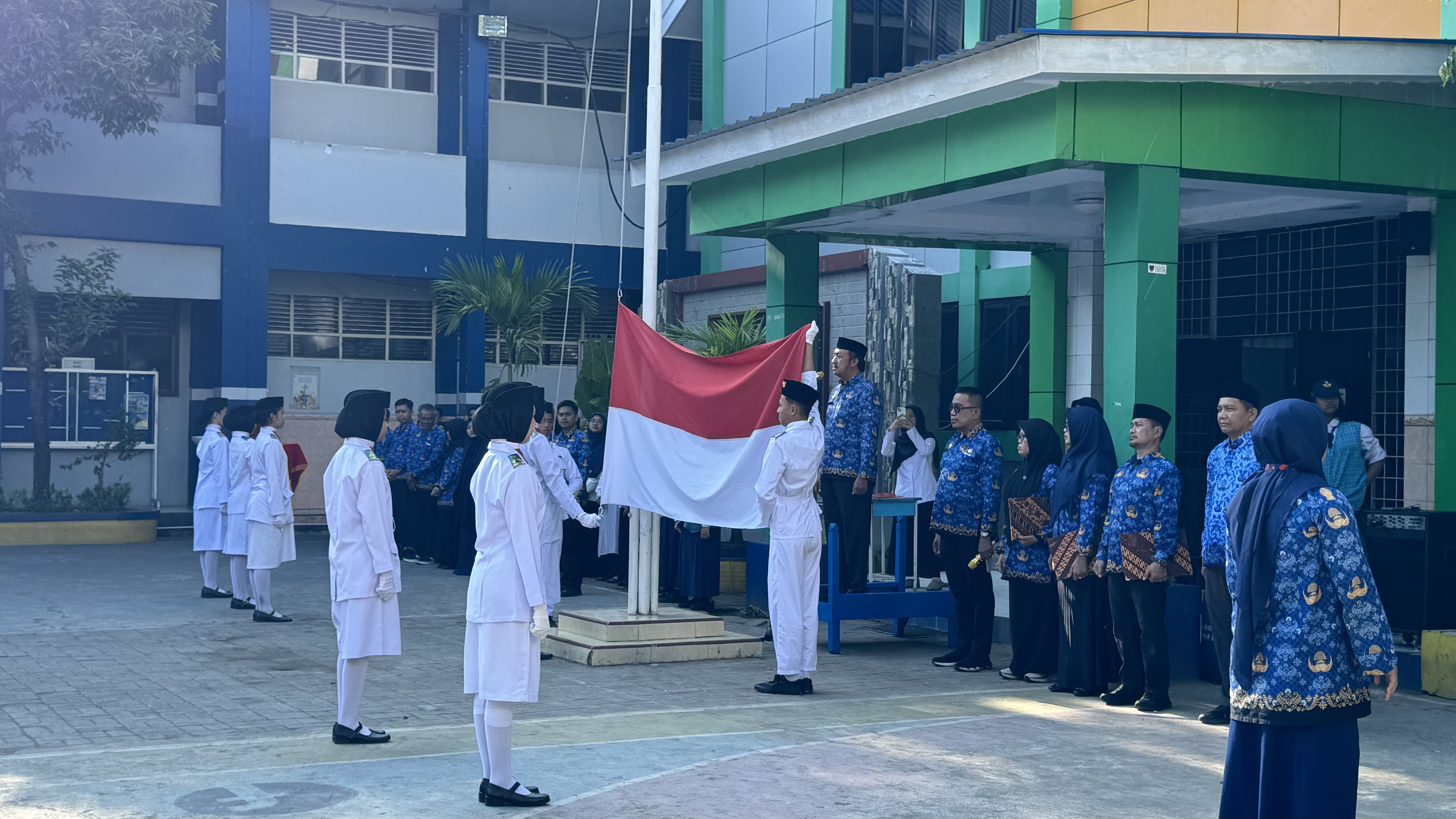 SMP Negeri 6 Makassar Gelar Upacara Peringatan Hari Kesaktian Pancasila